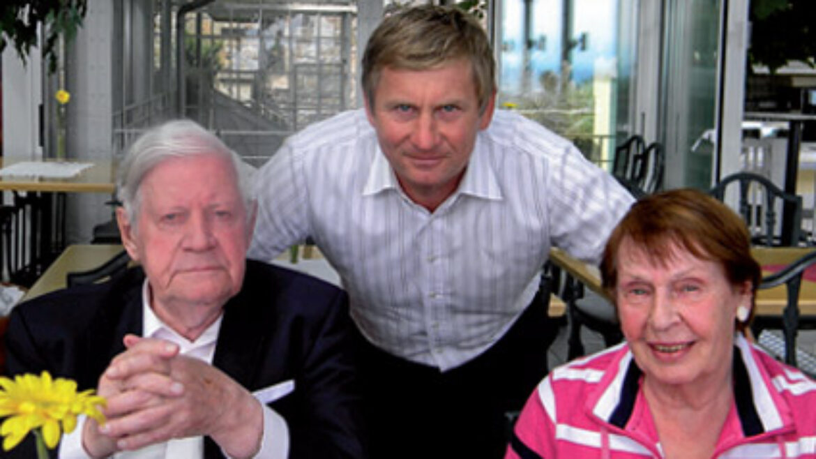 Altkanzler Helmut Schmidt und Ruth Loah